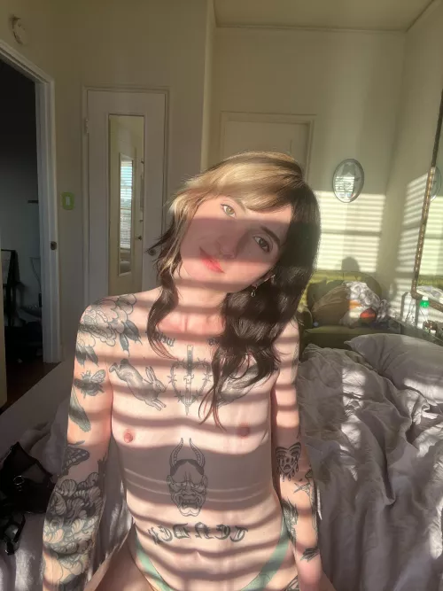 Perfect lighting for you to annihilate my pussy in