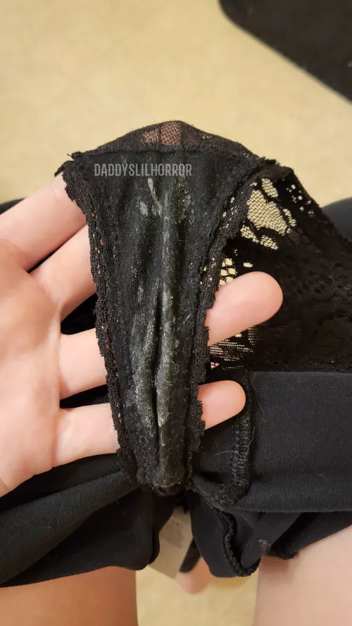 Sniff, Taste, or Cum In?