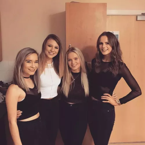 Uni gals