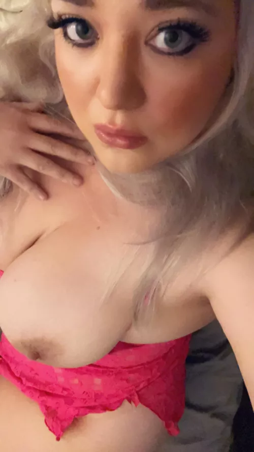 What should I be doing right now? 😘😉😘 (f)