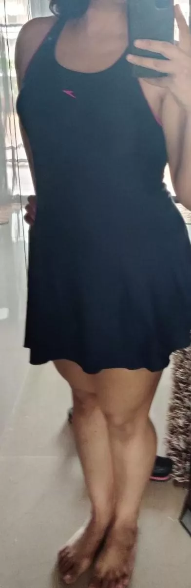 Wish someone would finger this body while dancing at a nightclub in Goa... Wont be wearing any panties [F]