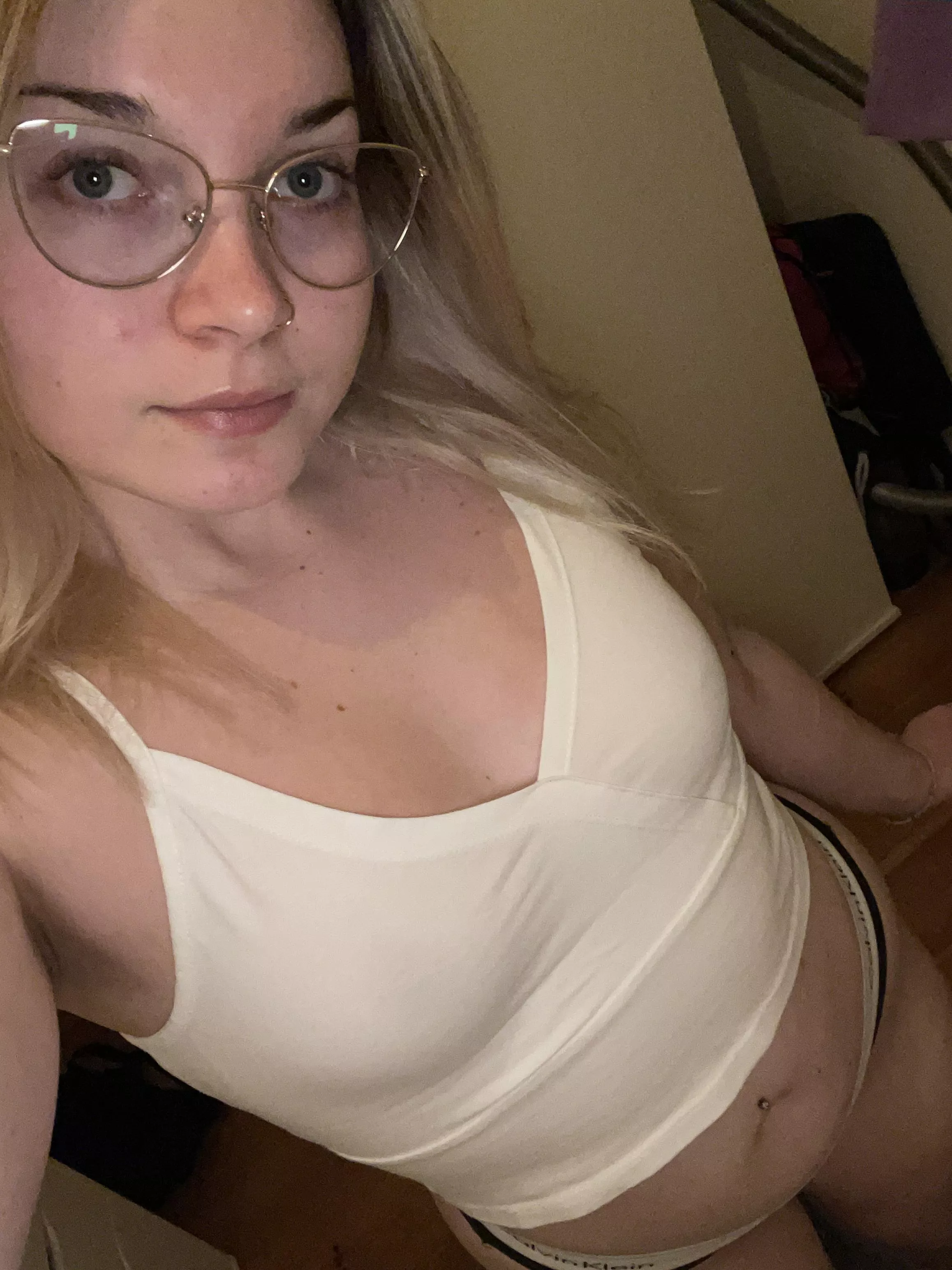 Would you fuck me if I‘d walk into your room like that?