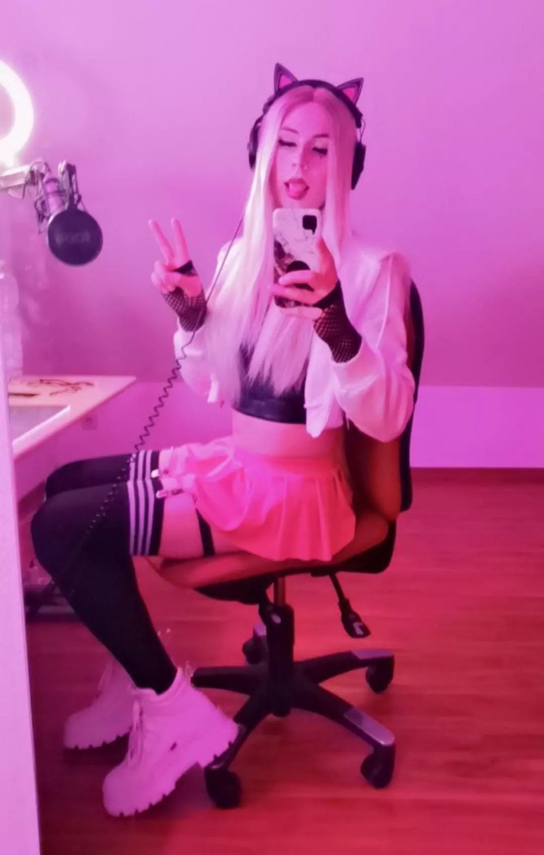 your average gamergirl 😝🥰