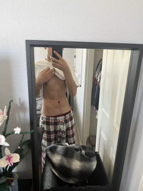 23 bored and horny hmu latenight132