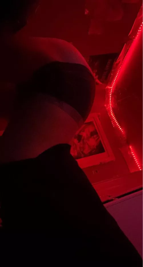 Anyone like a girl in boxers?