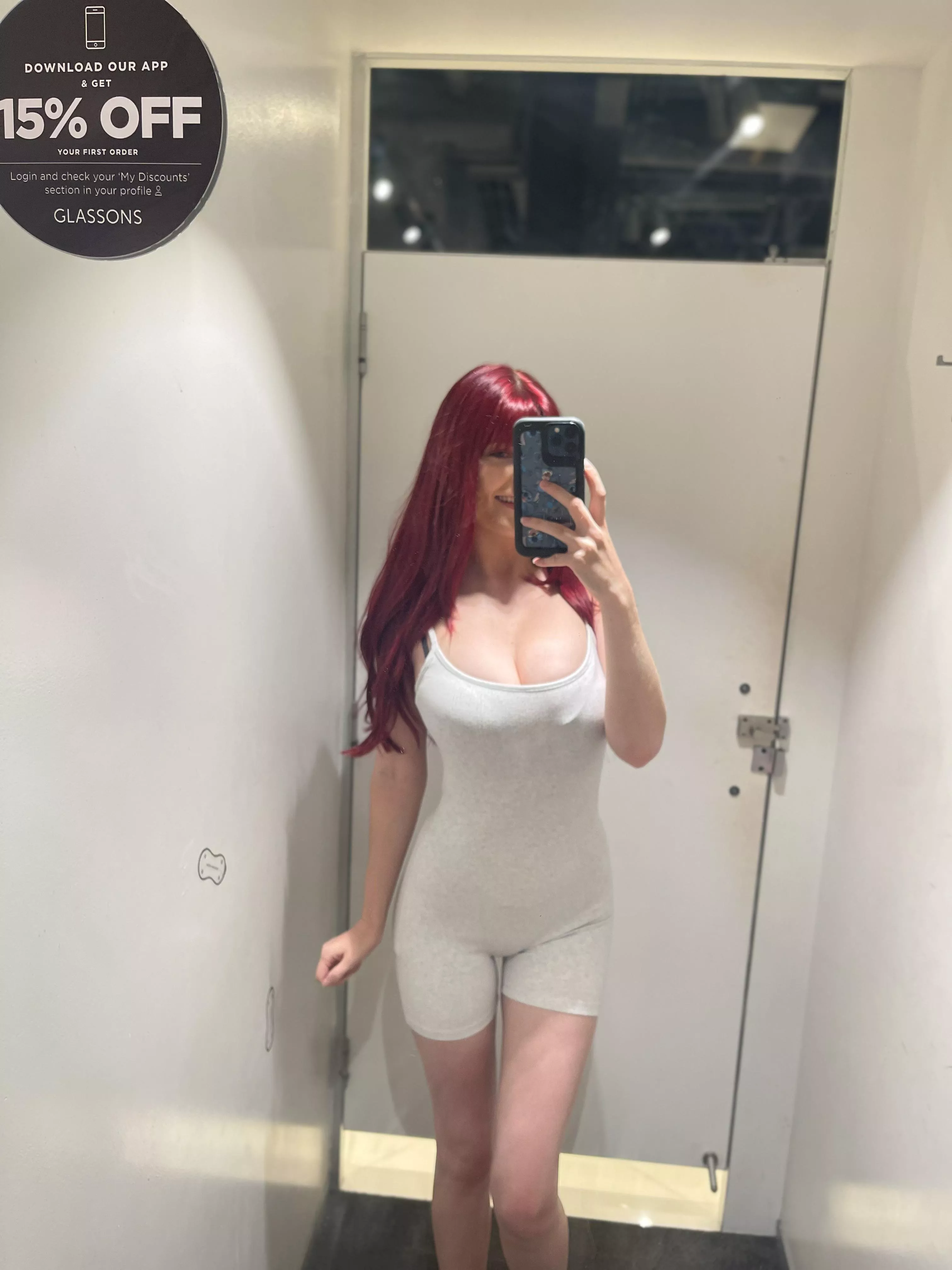 Changing room mirror selfies I could do all day.
