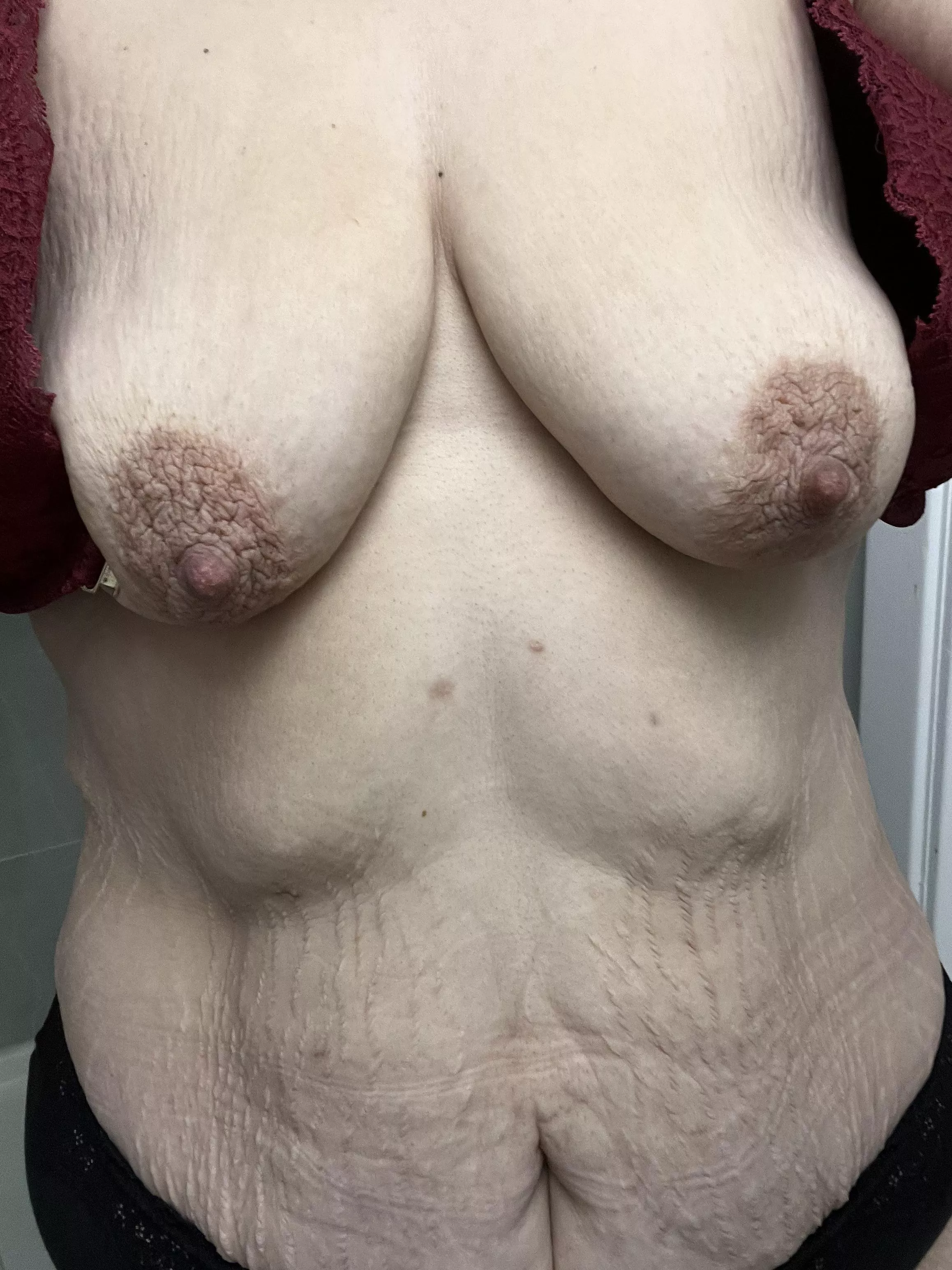 Cum on my tits? 🥵