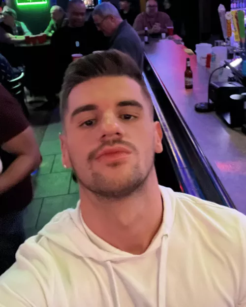 Decided to go out to the gay bar on a Sunday night lol.