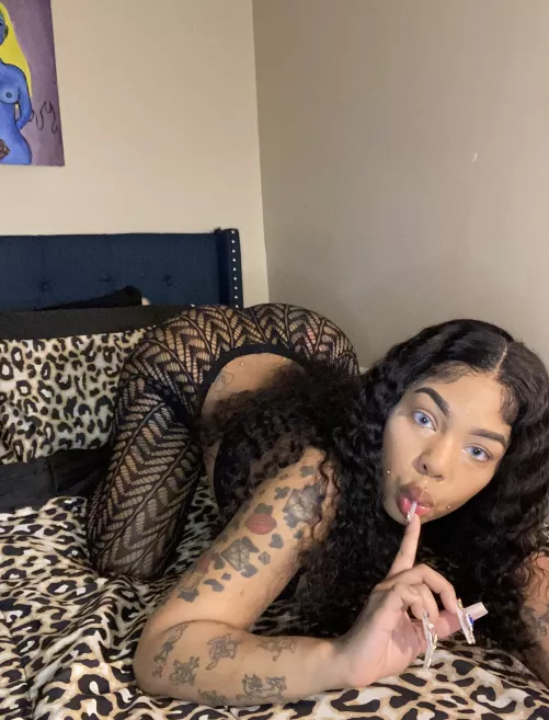 Down for some hot ft??