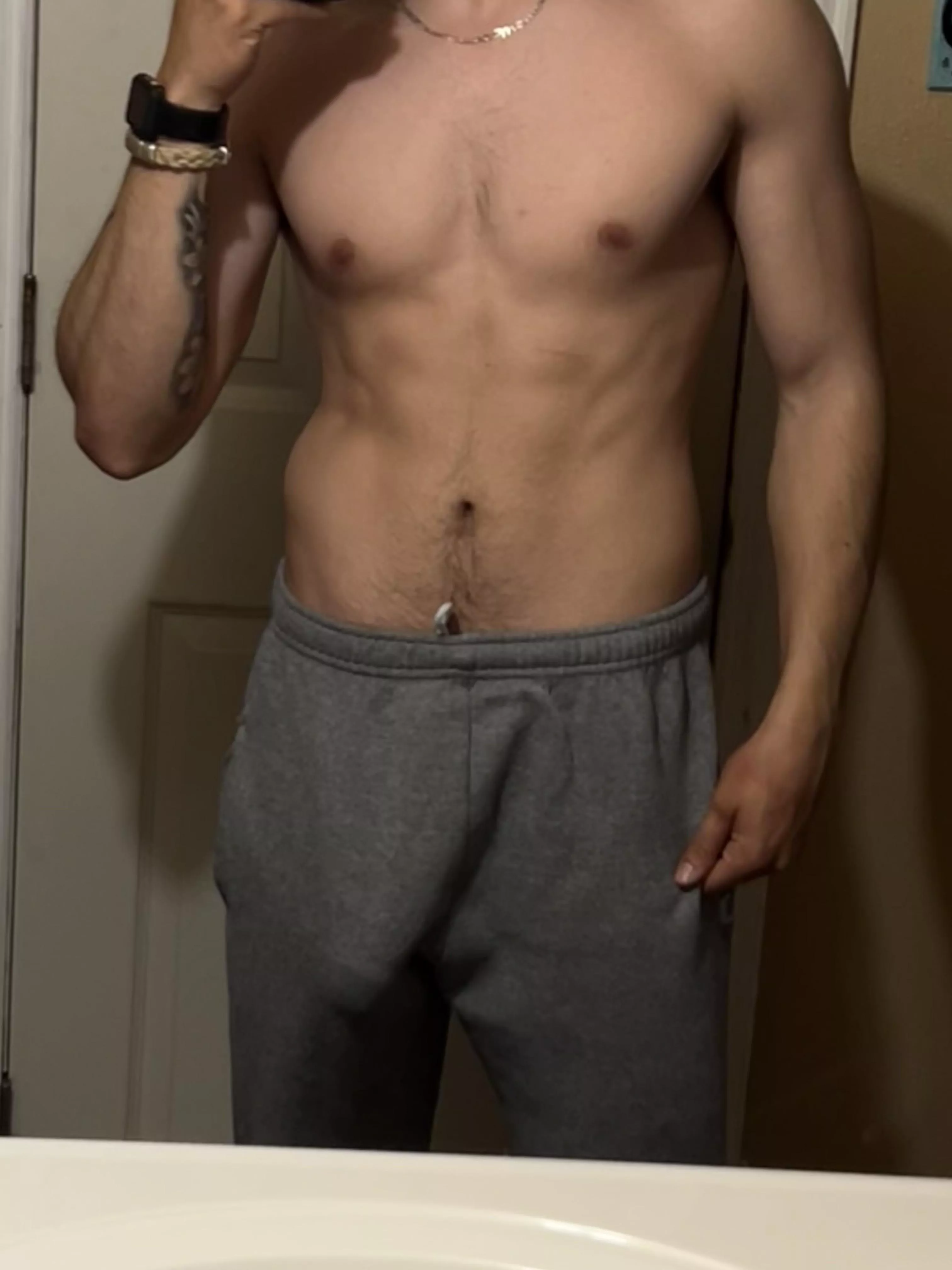 Grey sweats✅