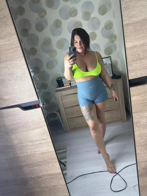 Have you heard? Milf women are great in bed!