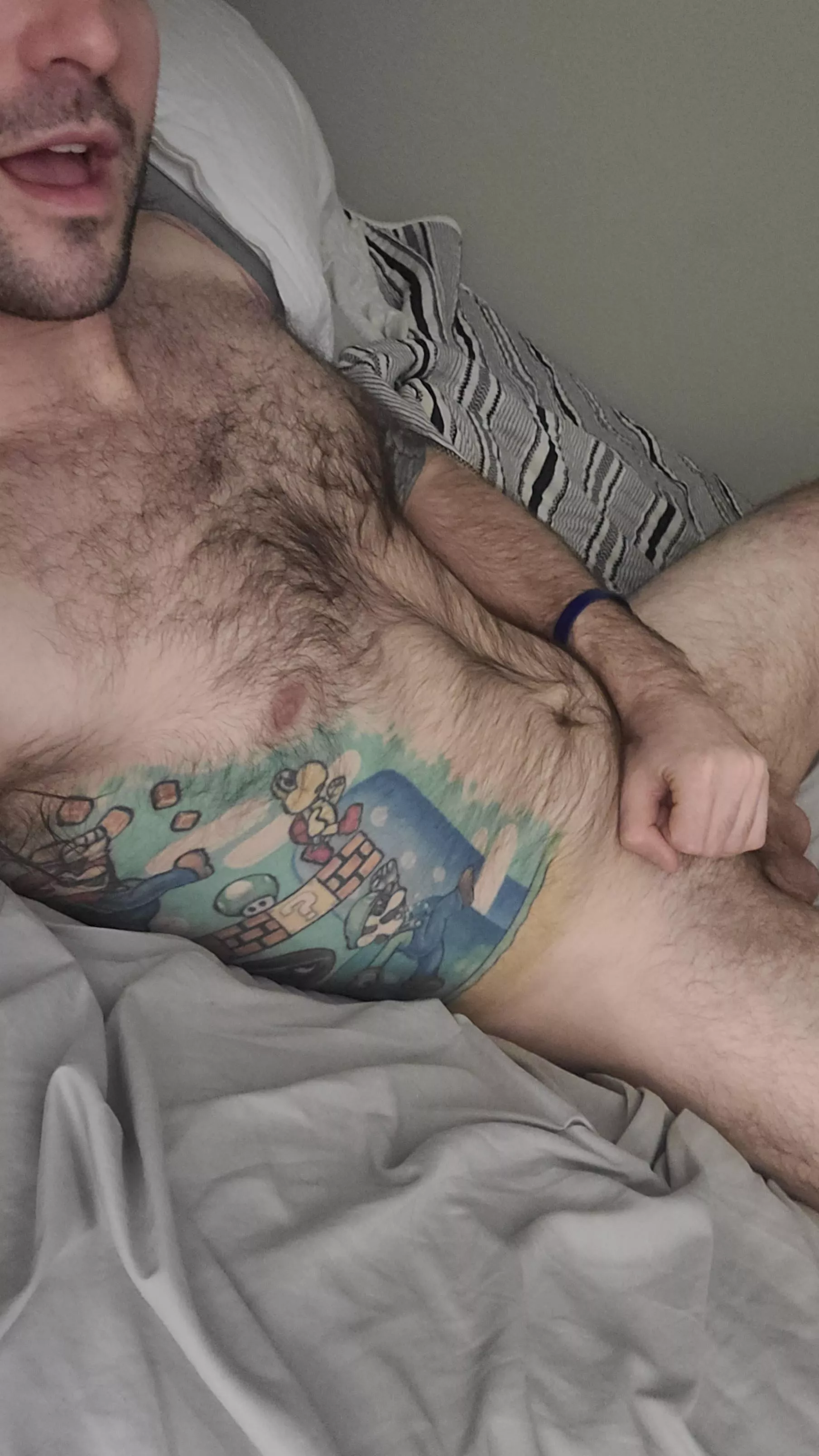 Hey bro, it's cool if I sleep naked right? (34)