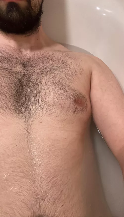 Hot, steamy & chest hair on display🌲😈 Dms open 💪🏼