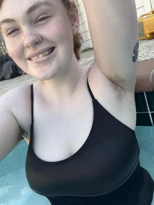 I’m wet and hairy 🖤