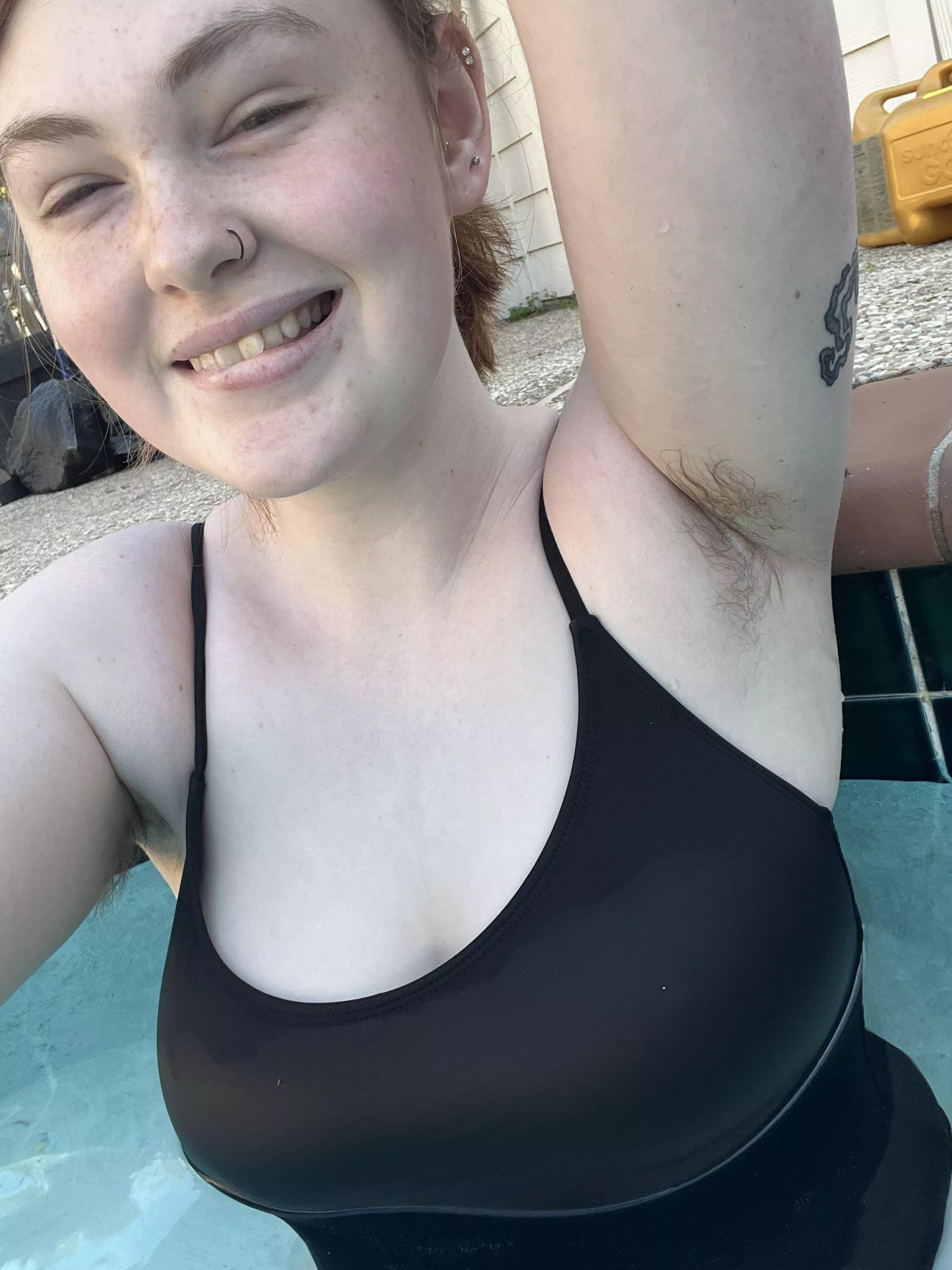 I’m wet and hairy 🖤