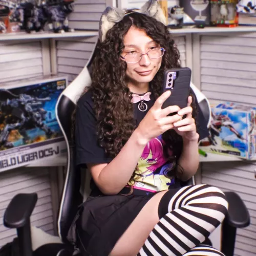 Just a hang out in bed and surf the socials type of day