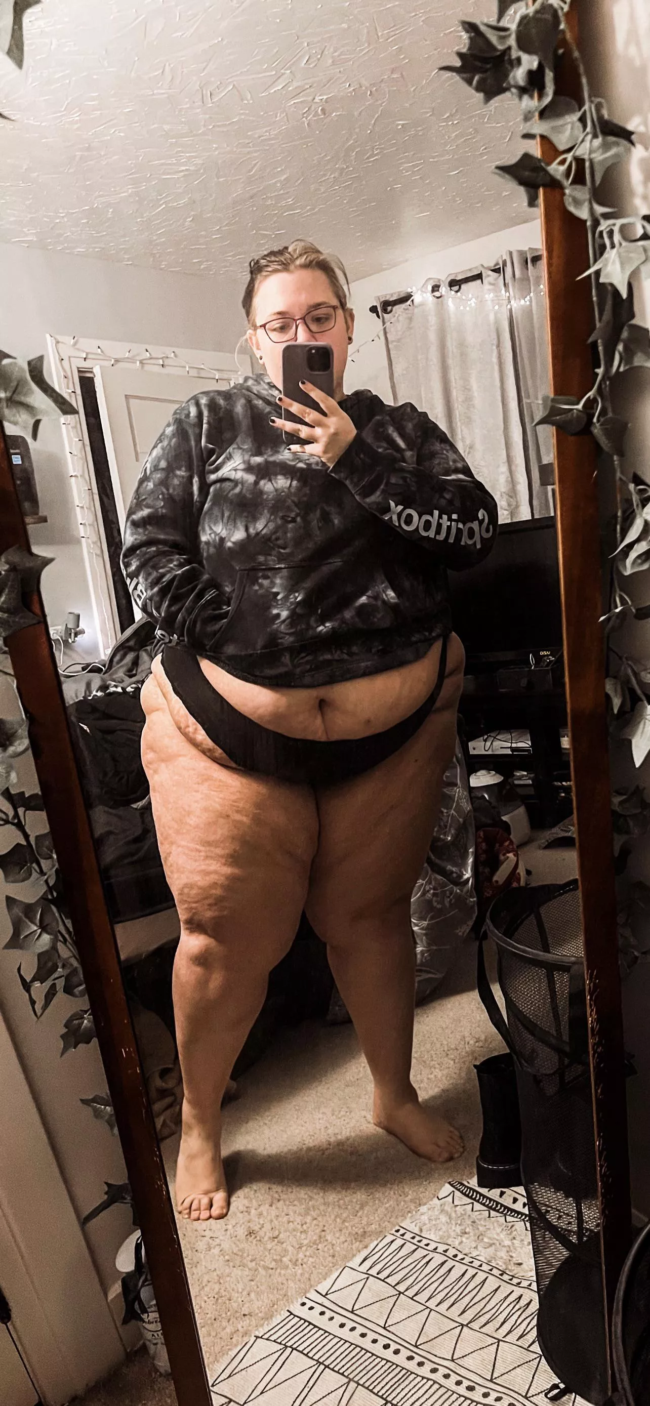 Just wanted to say hi and that my curves and I are still alive 😘