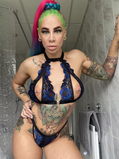 Just your average slut ;)