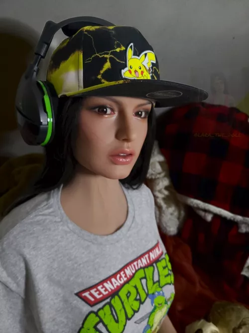 Lara finally started her twitch channel