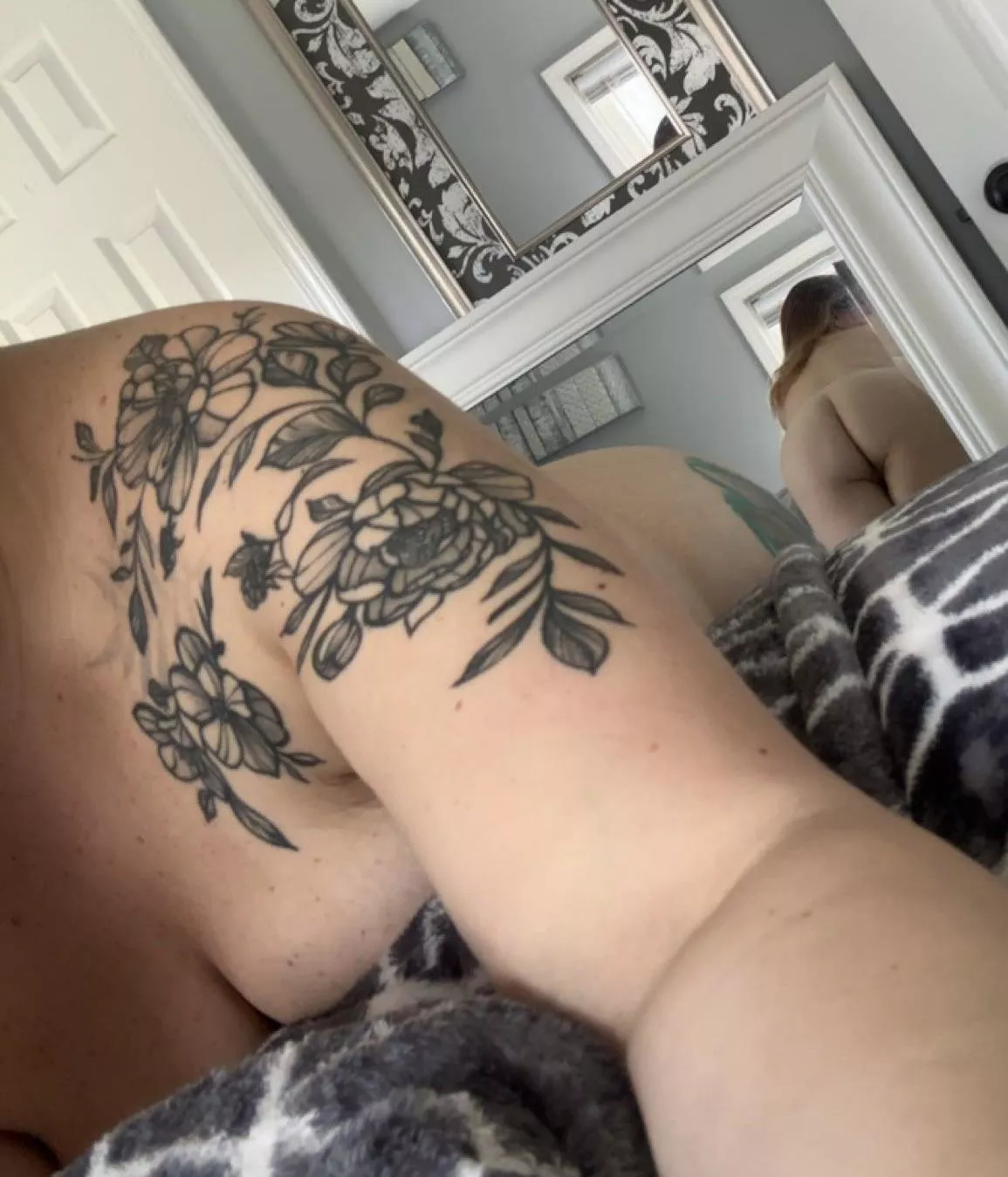 Missing something behind me (f)