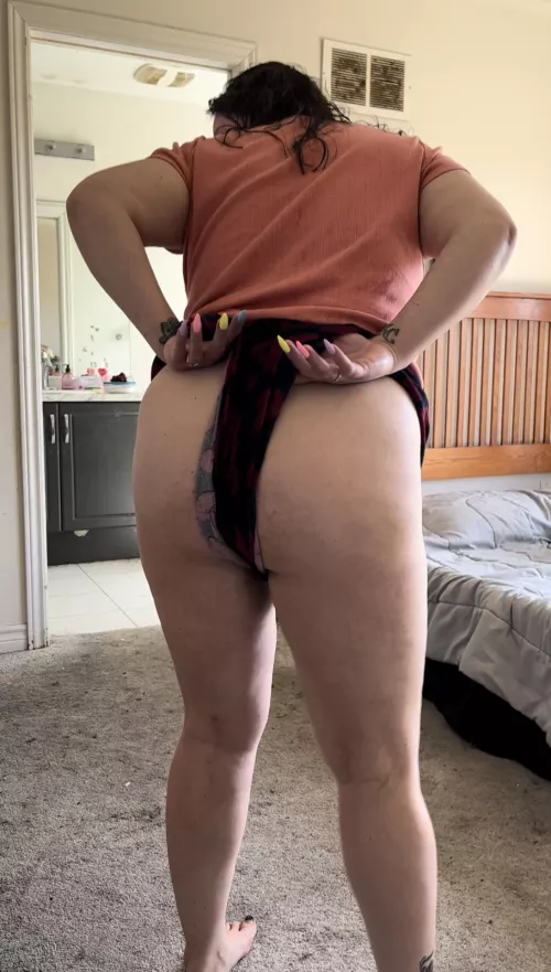 Mommy usually never wears panties like a bad girl👸🏻