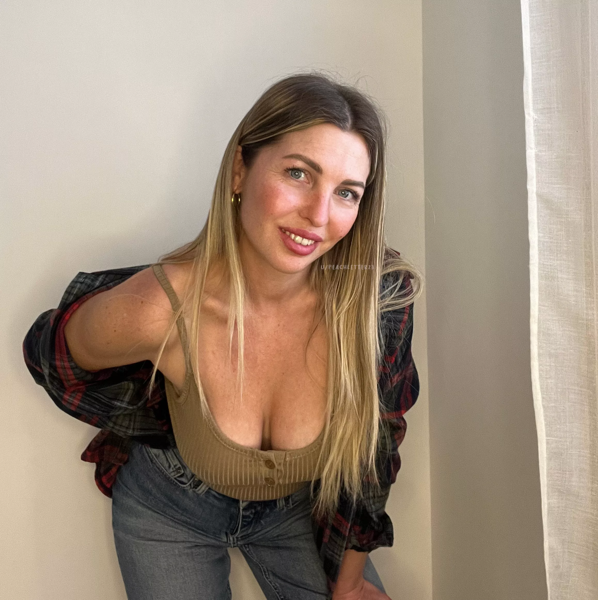 nextdoor freckly vibe