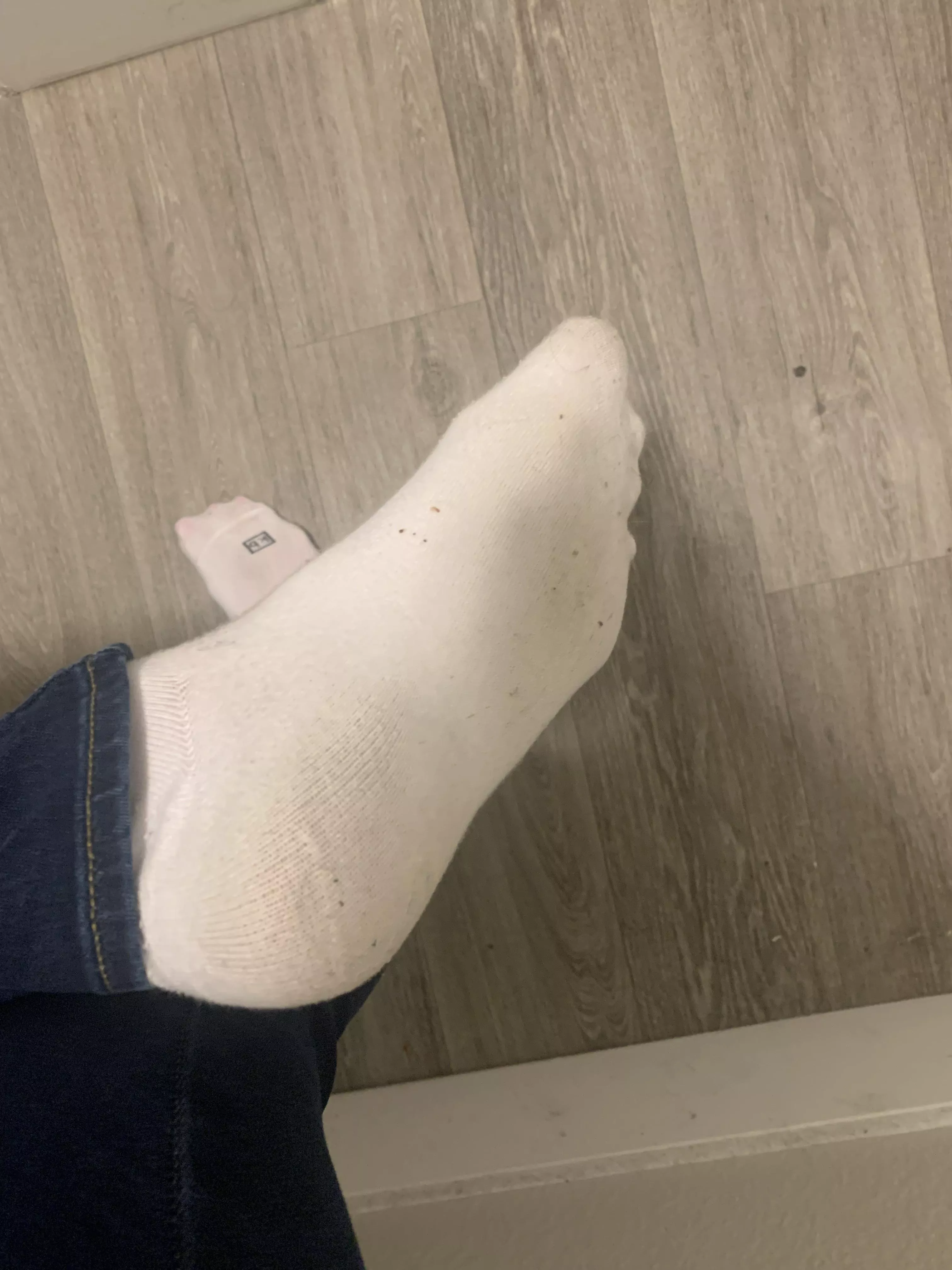 Starting the week with some smelly socks.