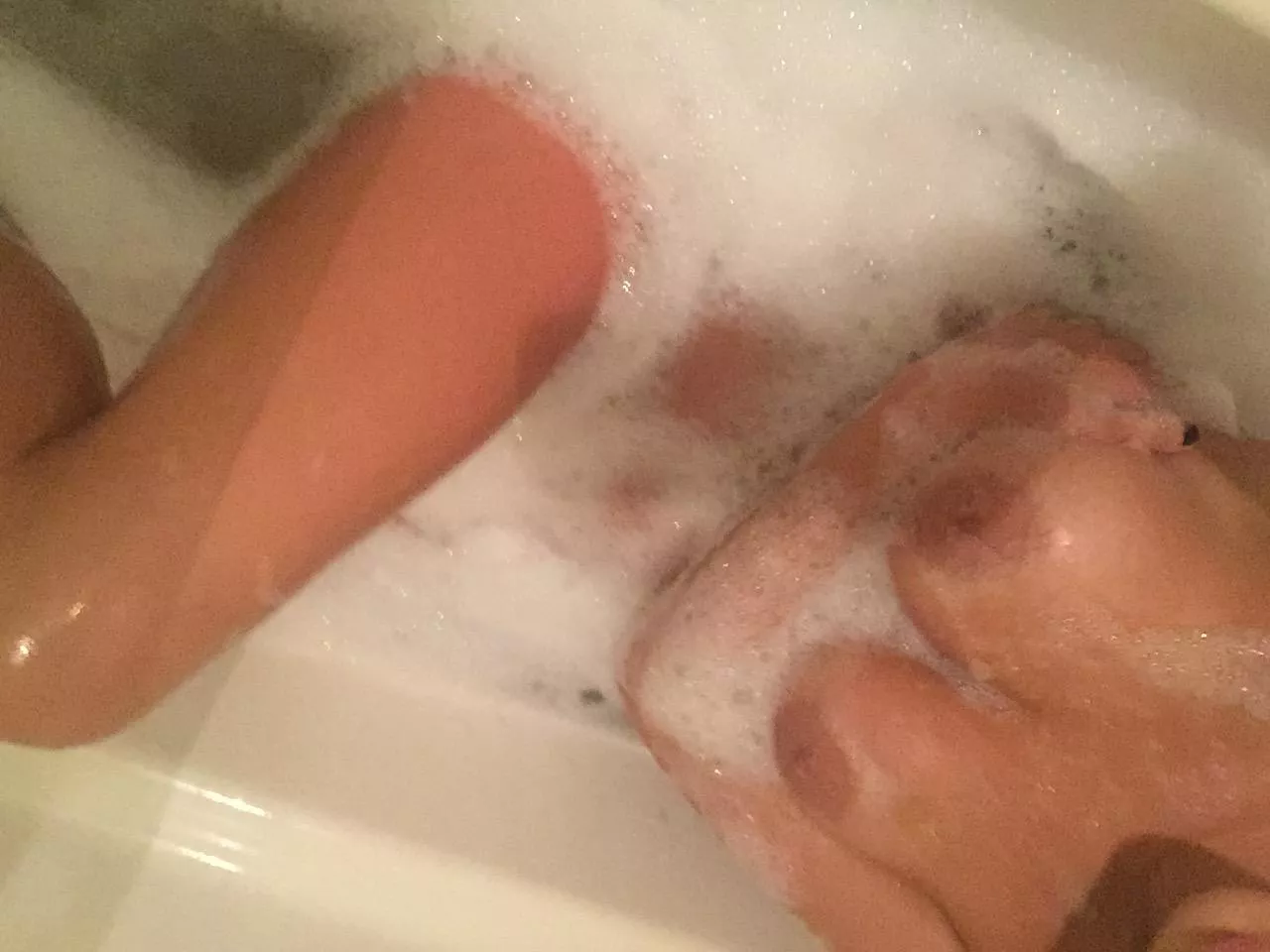 Sunday lonely bath [F]