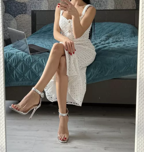 These heels are made for walking 👠