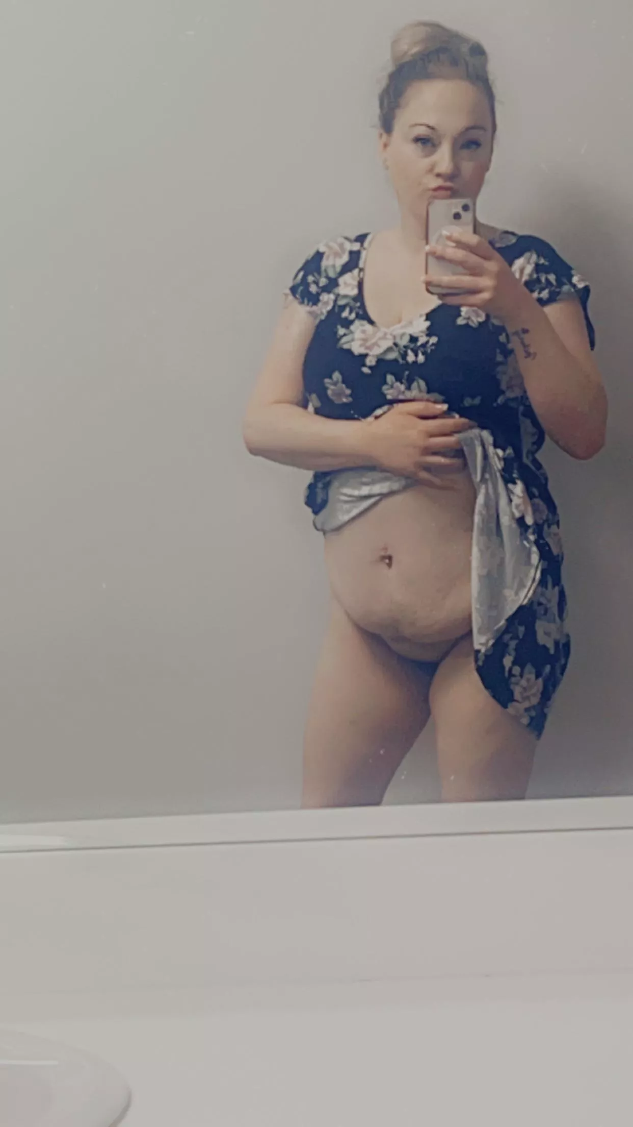 Warm weather means dresses at the office.. wanna see what’s under mine? 😘🤭