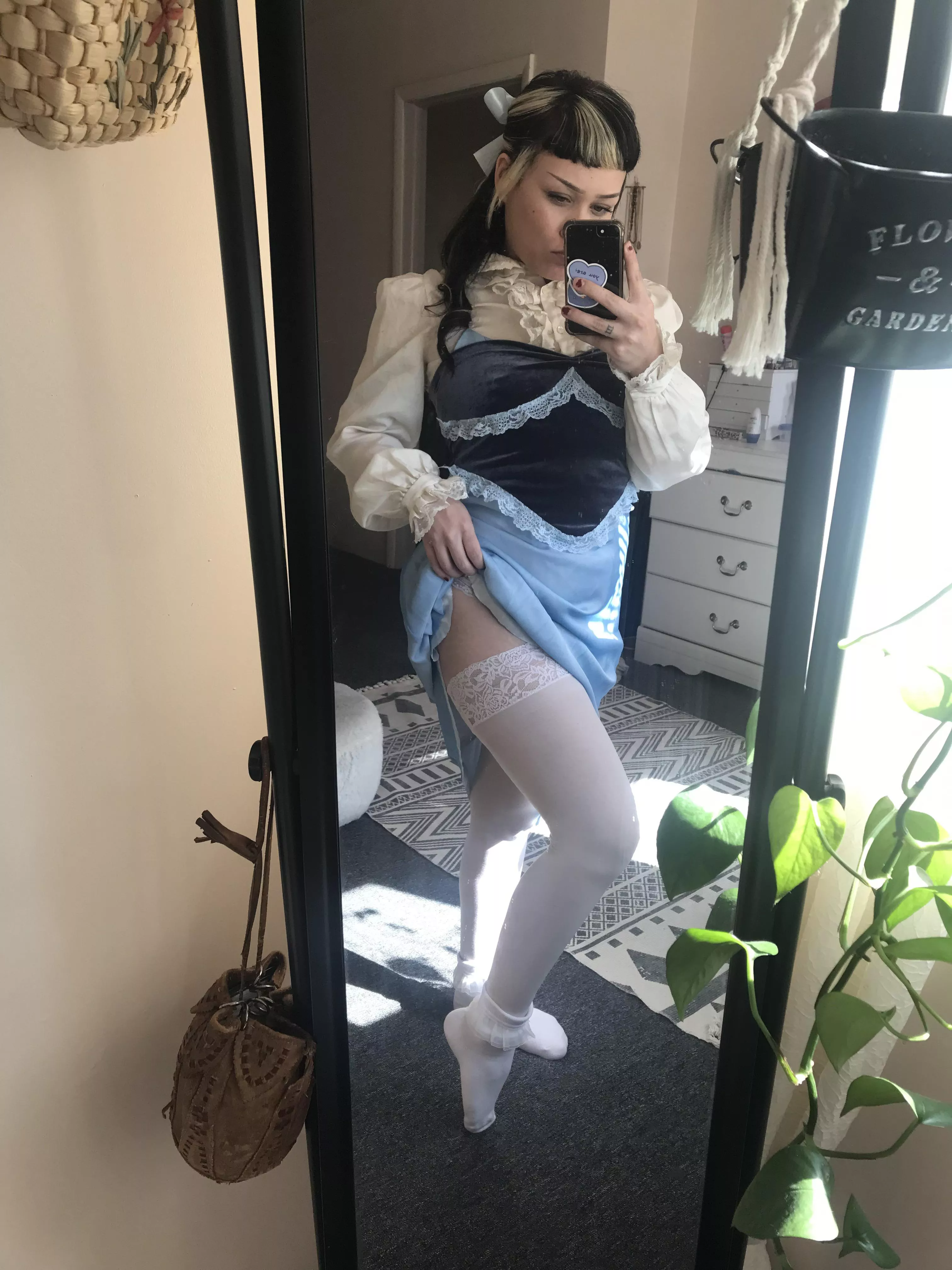 White thigh highs today 🍓