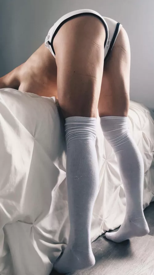 Hold my hand in public, pull my hair in private. [IRTR]