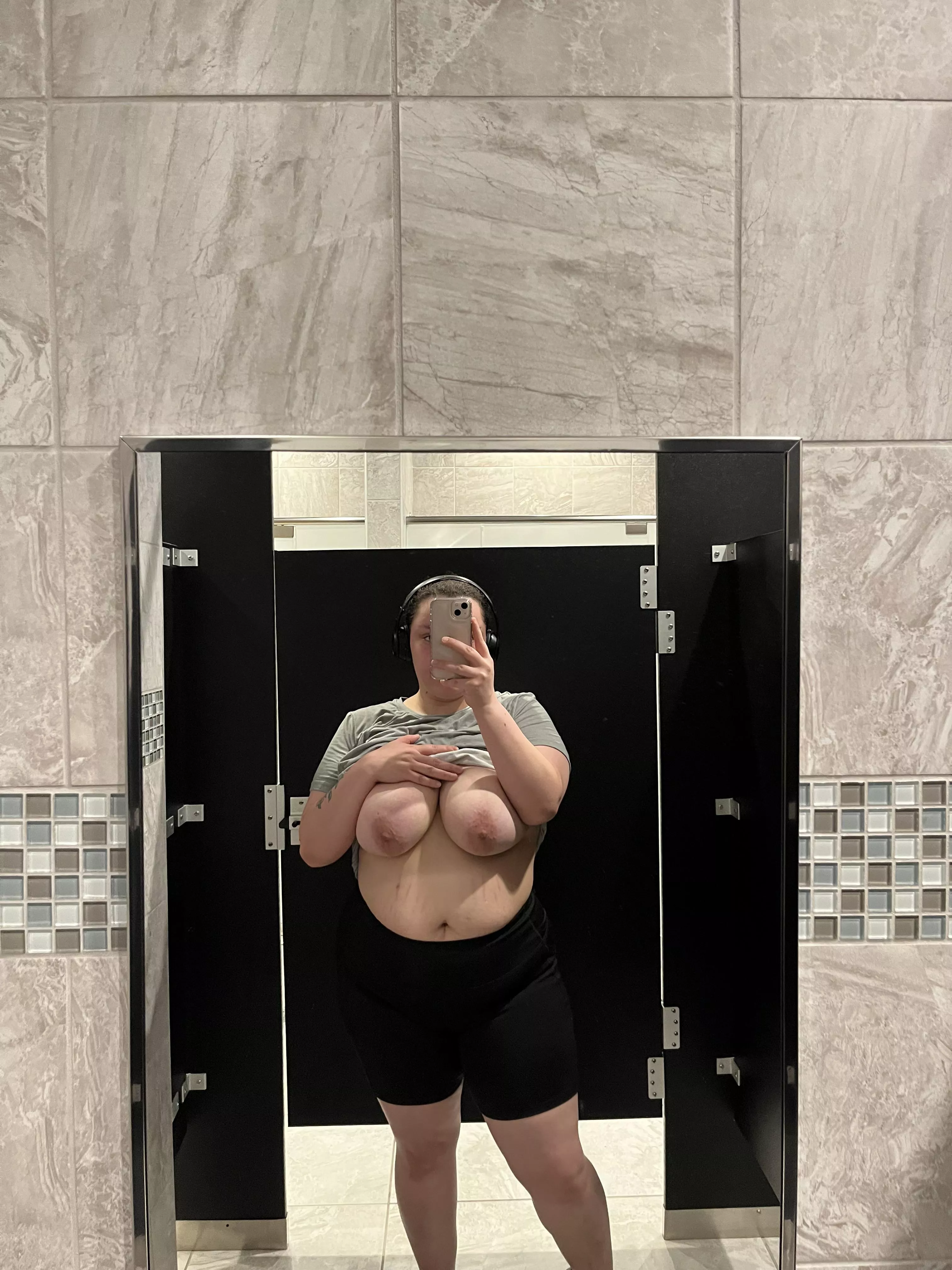 I wish I could fuck someone in the locker room