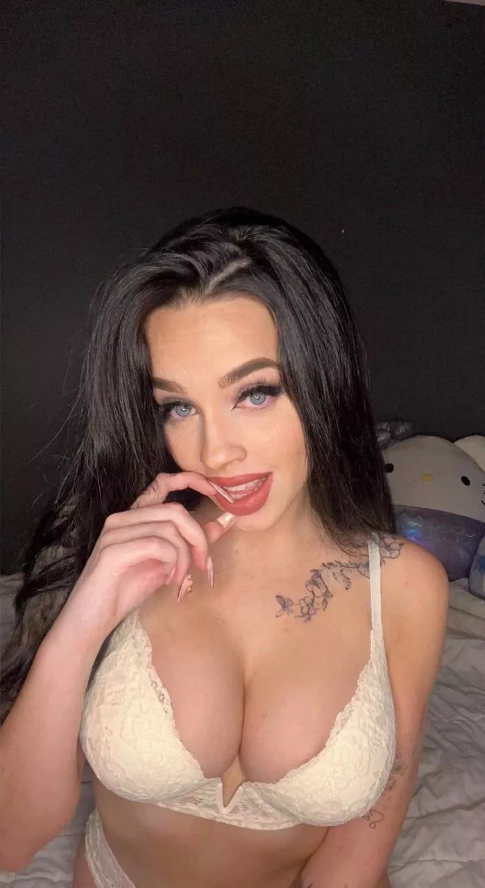 I'd be your kinky, tattooed fuckdoll