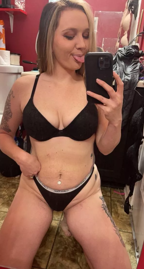 Just a mom having fun😏
