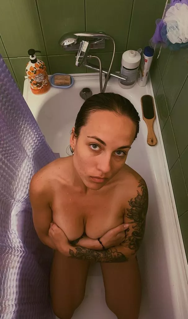 Look deep into my eyes when you cum for me ;)