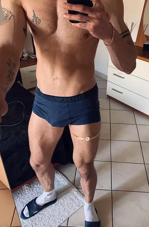 Measuring before getting my snake tattoo 🐍