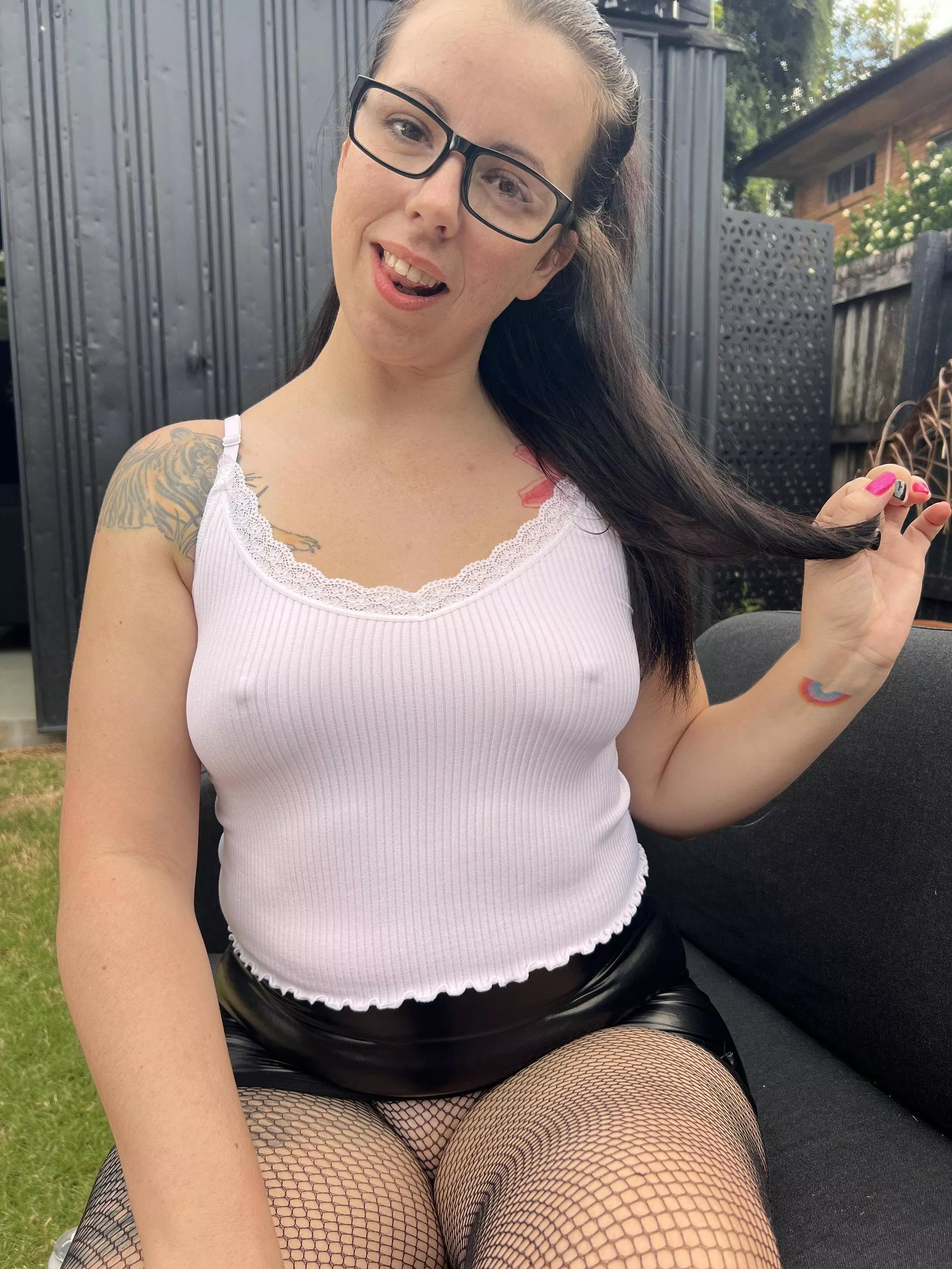 My neighbor is having a frat party, should this Mom's ass crash?
