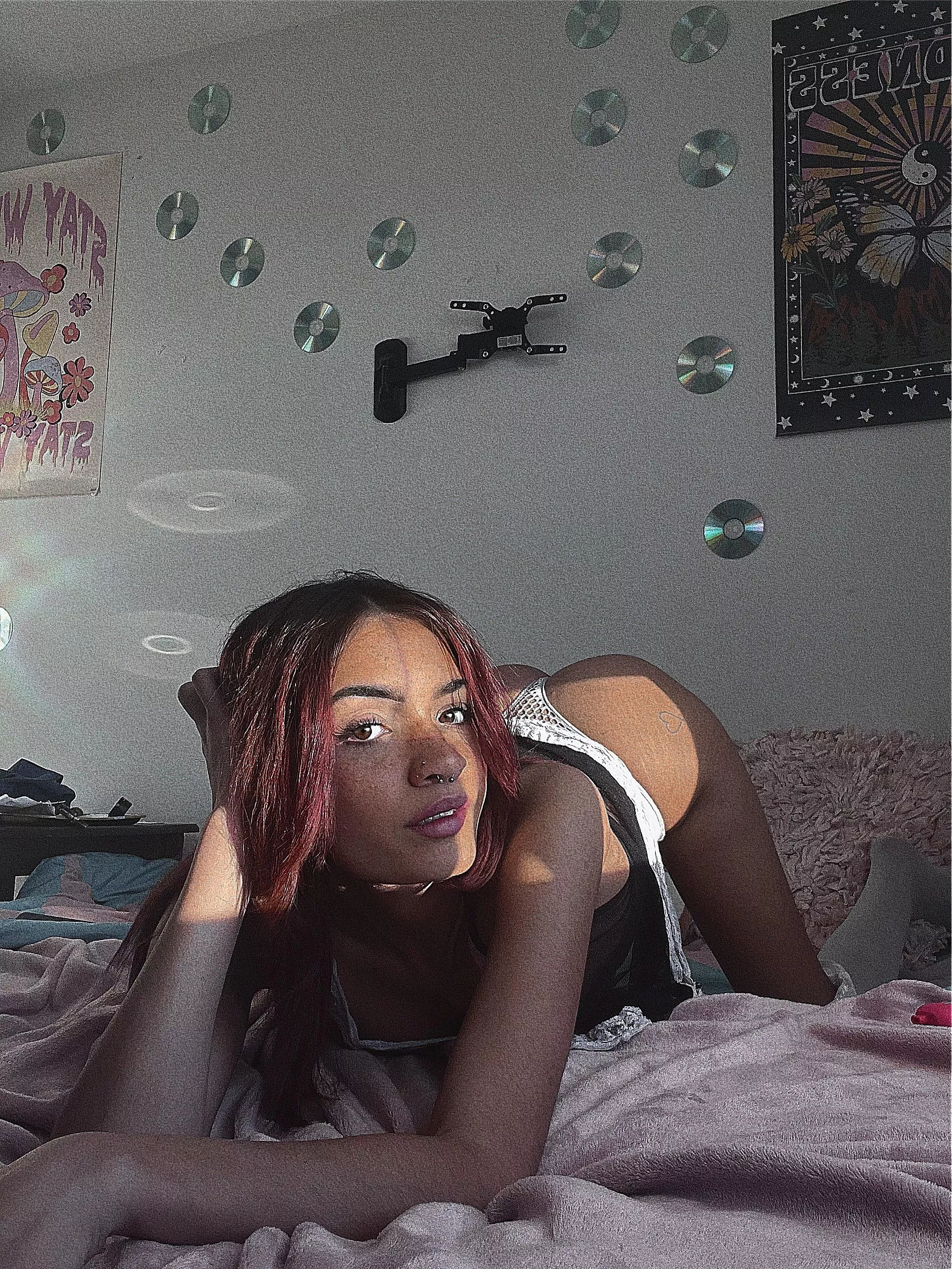 this small babe wants to have some fun you down ?