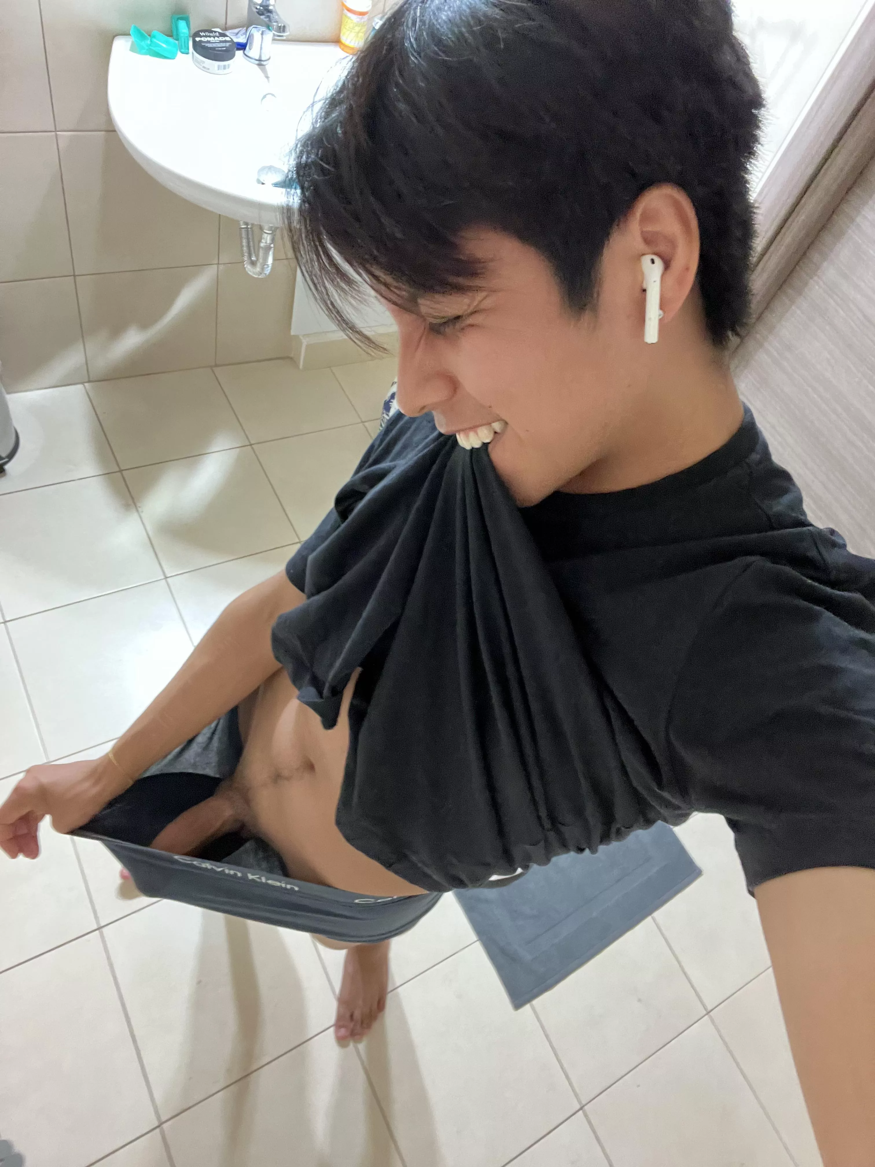 19m 😈 What’s up 🙈