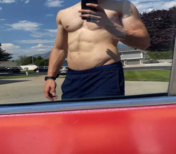 23 us. Dm a pic for snap ;)