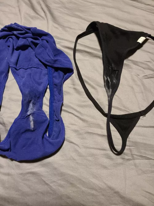A couple of my nicely discharged panties 😜