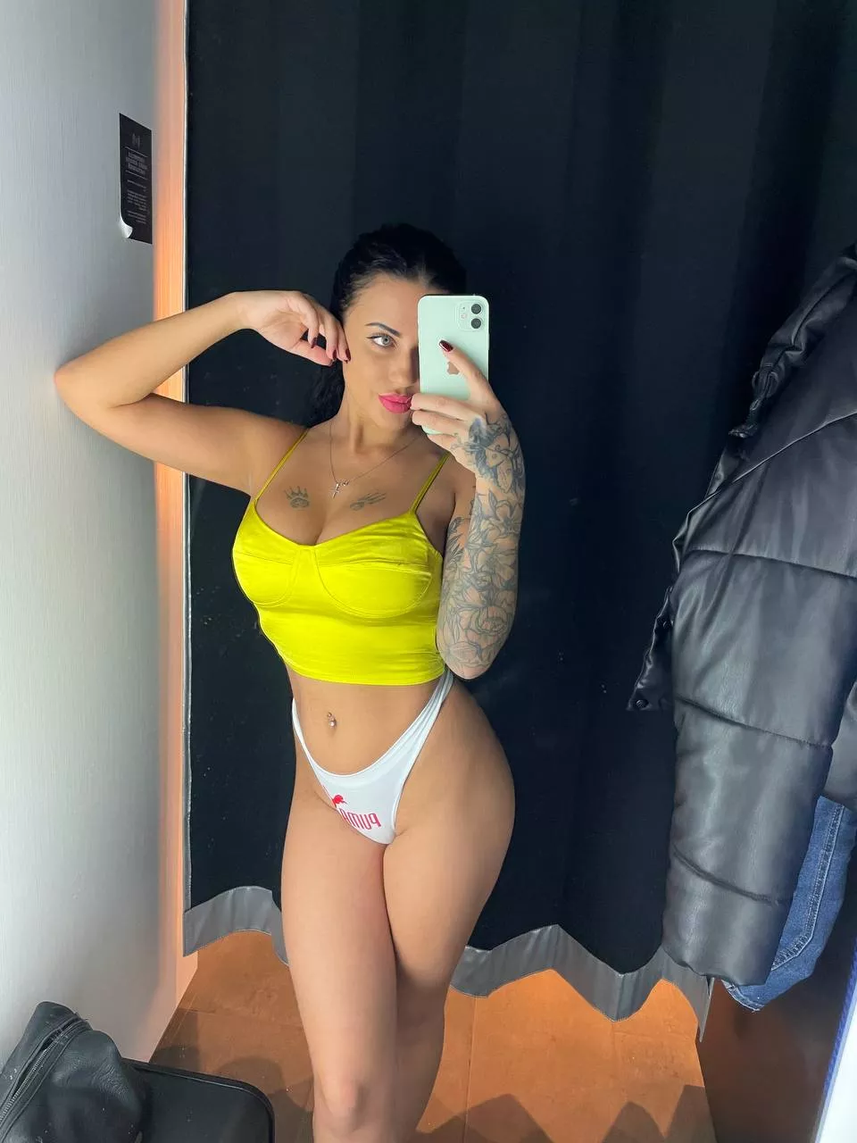 Best thing to do in changing rooms is taking pics