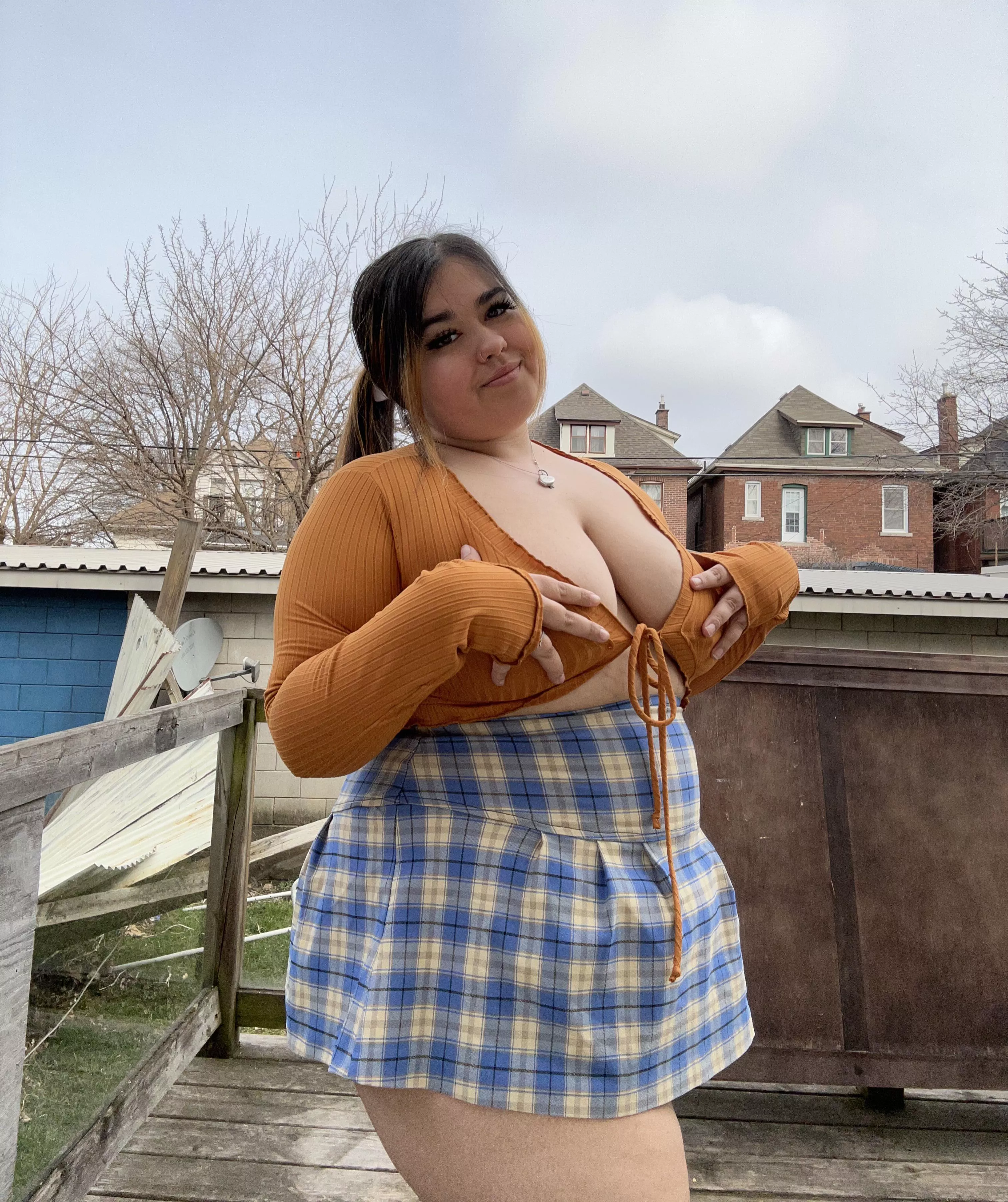 big girls in slutty outfits >>