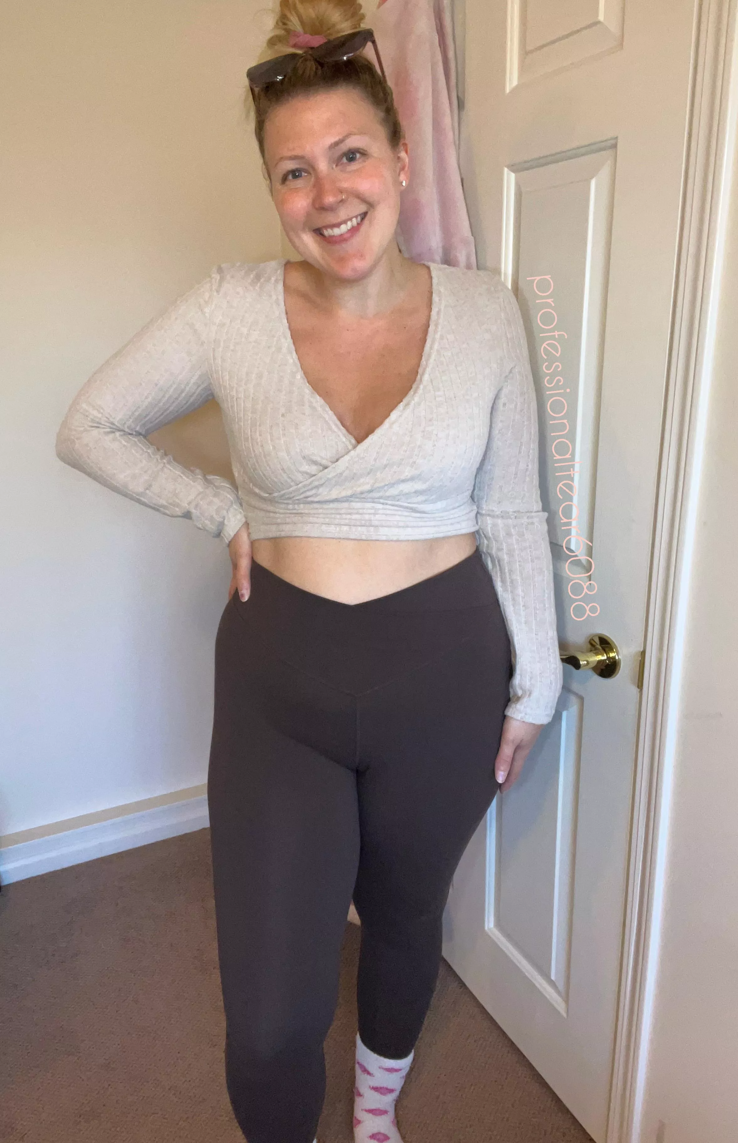 Blonde with some cookies