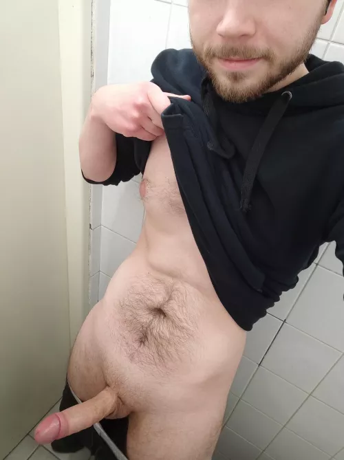 Creampie during work-break anyone? 💦