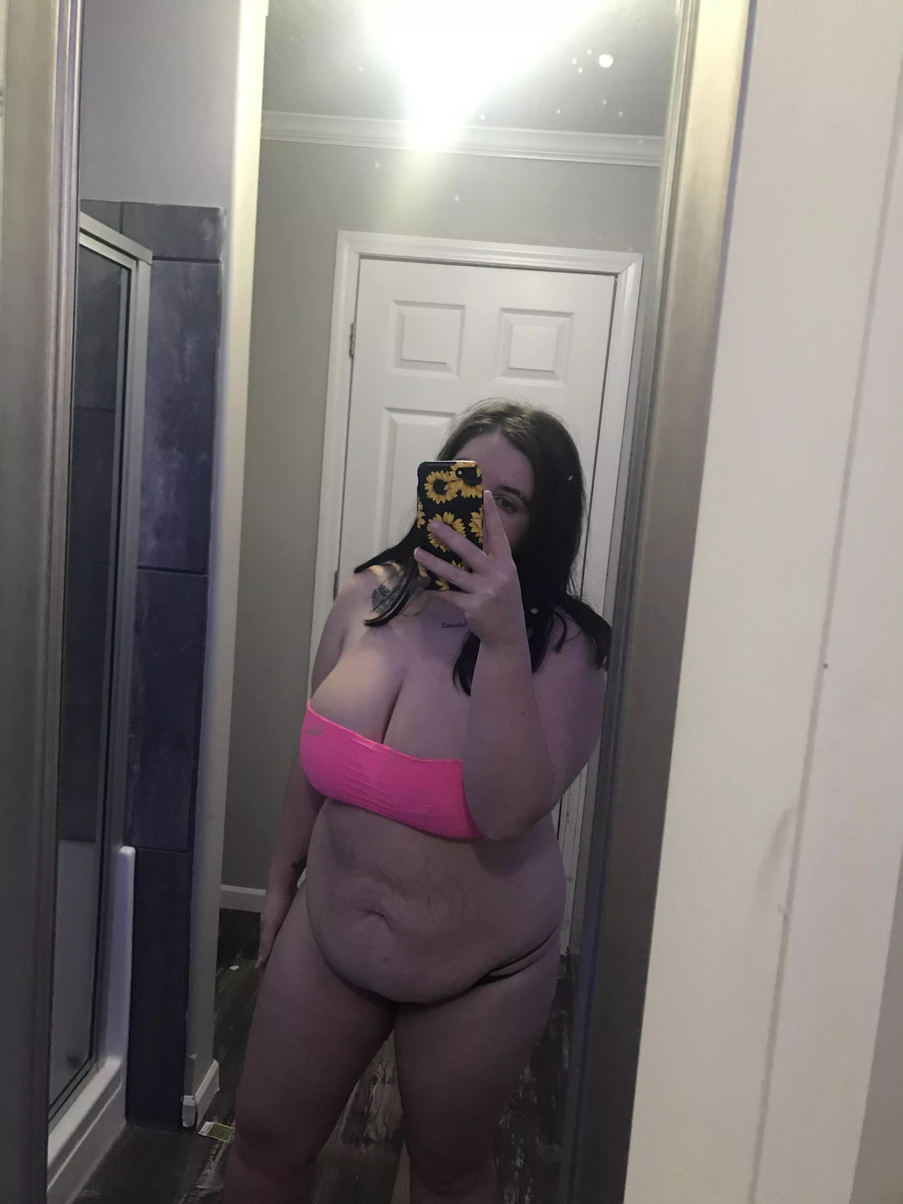 Do y’all like mom bods?