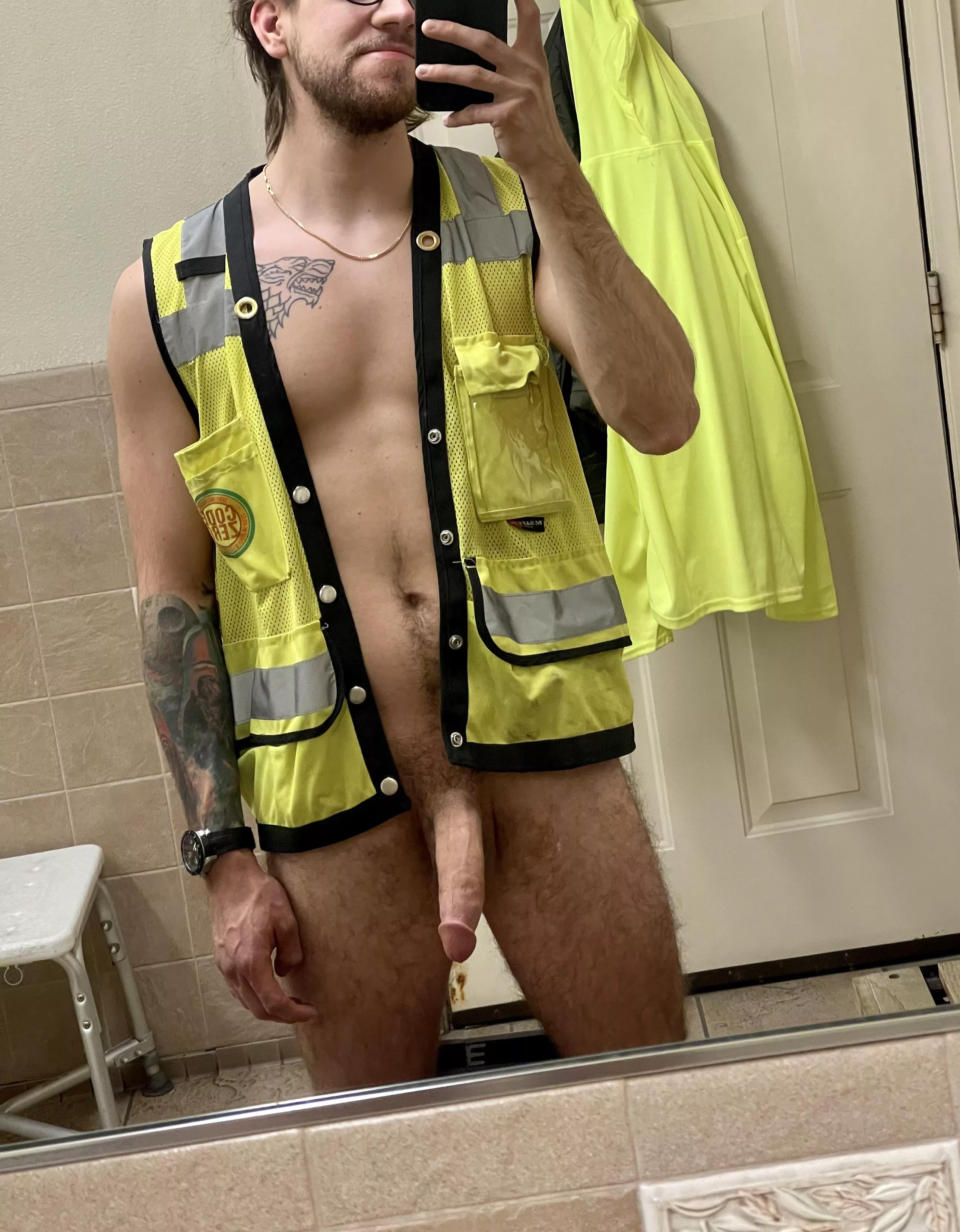 Do you like a hard working man? (pun intended) 😉😏