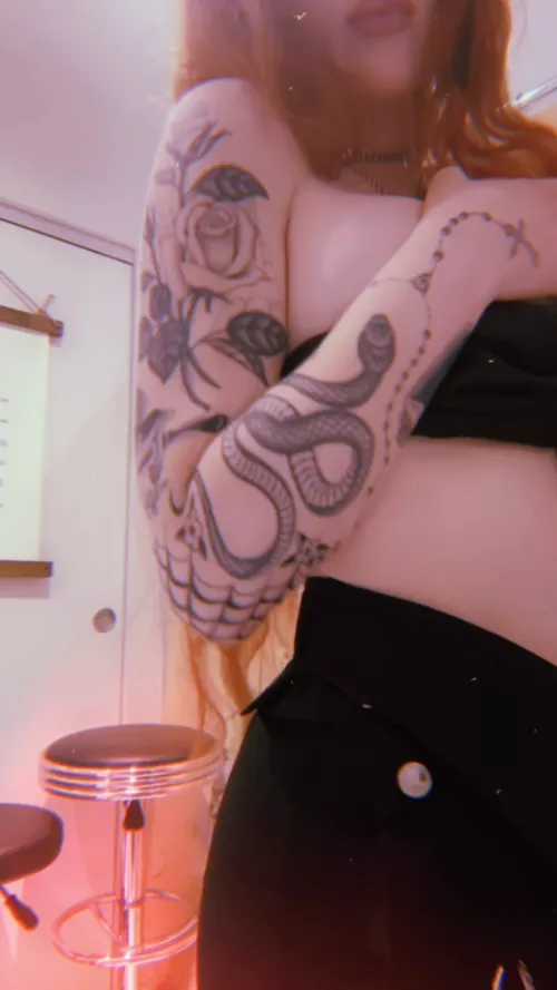 How do you like my tattoo?🕷