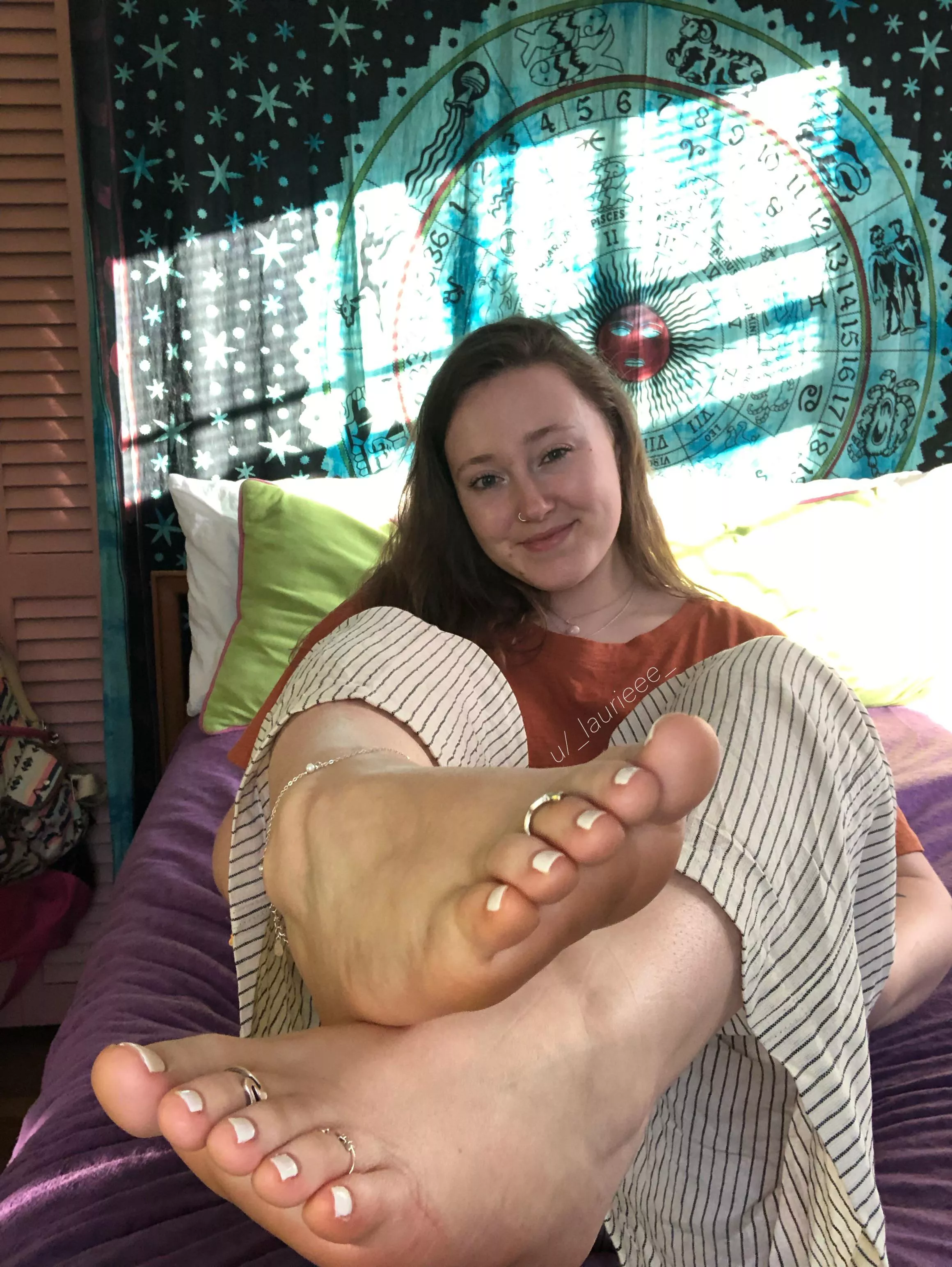 I know you want my fresh white pedi in your face hehe